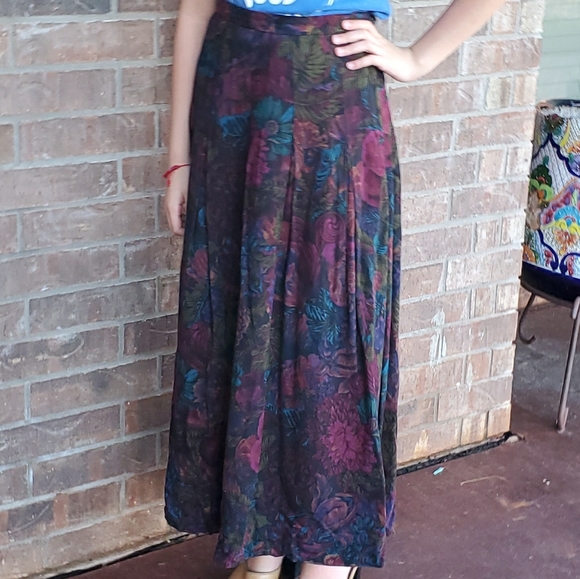 Graham & Gunn Dresses & Skirts - 🔥4×20 sale🔥Graham & Gunn vintage long skirt